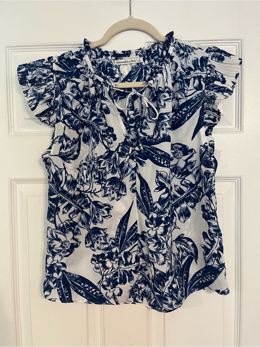 Abercrombie & Fitch Navy and White Floral Ruffle Tie-Neck Blouse
